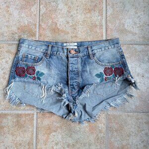 One Teaspoon Rollers - Low Waist Cut Off Shorts, Flower Embroidery - Size 29